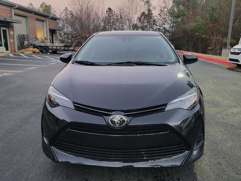 Used 2019 Toyota Corolla LE image 2