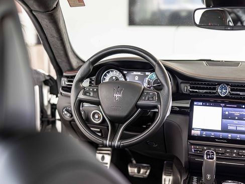 Used 2023 Maserati Quattroporte Modena Q4 image 40