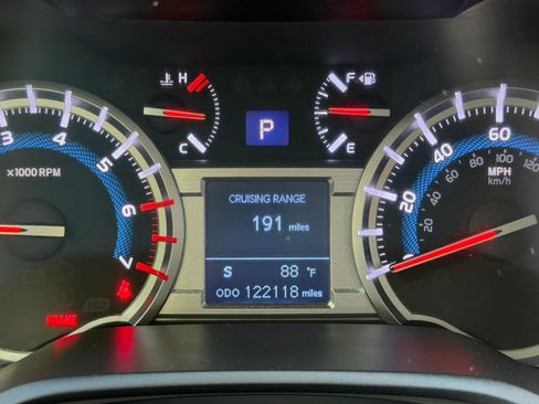 Used 2018 Toyota 4Runner TRD Off-Road AWD/4WD image 29