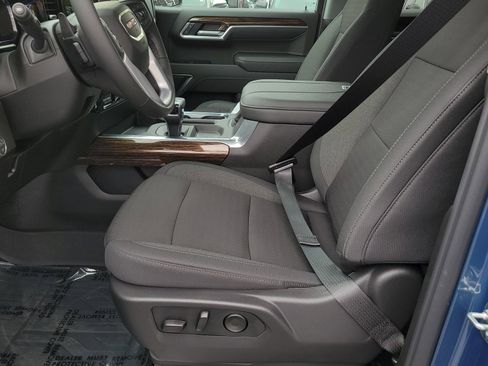 New 2026 GMC Sierra 1500 Elevation w/ LPO, Elevation Black Package image 9