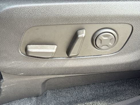 Used 2026 Kia Carnival FWD image 14
