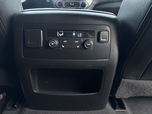 Used 2020 GMC Yukon SLT image 19