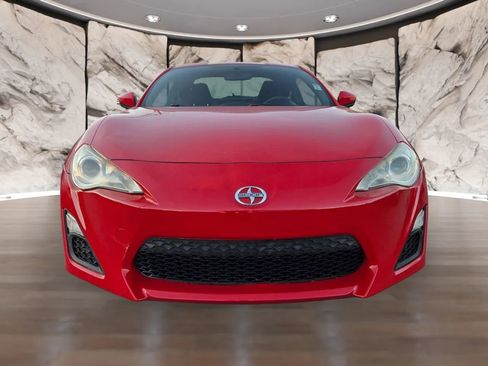 Used 2014 Scion FR-S image 2