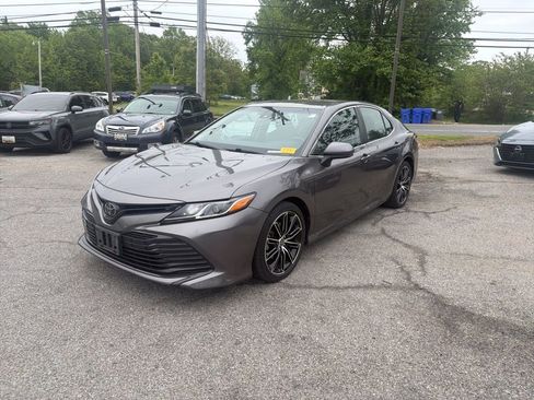 Used 2018 Toyota Camry LE FWD image 20