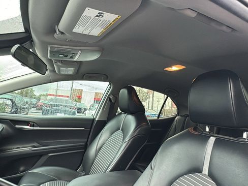 Used 2021 Toyota Camry SE w/ Carpet Mat Package (TMS) image 15