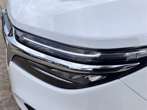 Used 2024 Chevrolet Equinox LT image 11