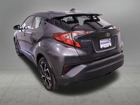 Used 2021 Toyota C-HR XLE image 3