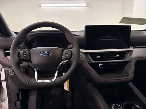 New 2026 Ford Explorer ST-Line w/ ST-Line Street Pack RWD image 8