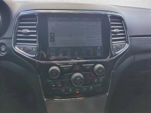 Used 2019 Jeep Grand Cherokee Altitude RWD image 7