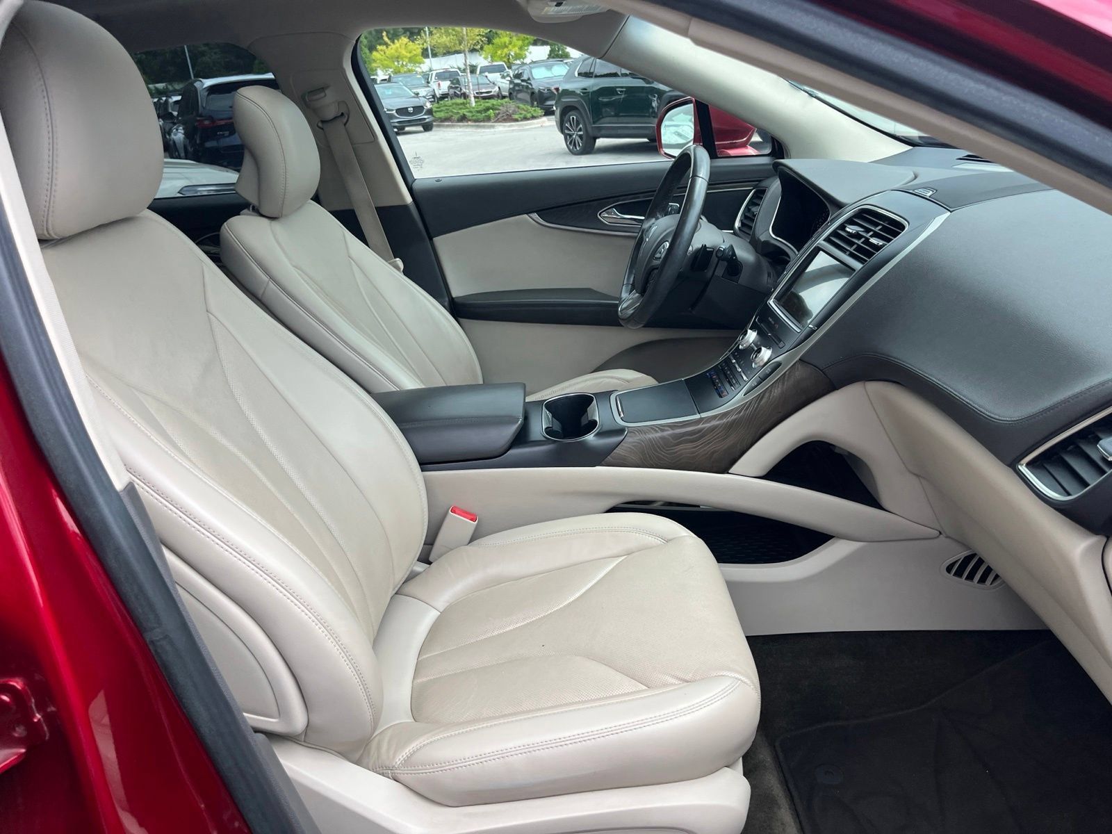 Used 2018 Lincoln MKX Reserve w/ Driver Assistance Package FWD image 35