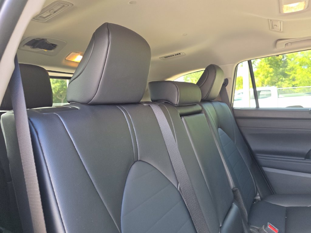 Certified 2026 Toyota Highlander XLE AWD/4WD image 18