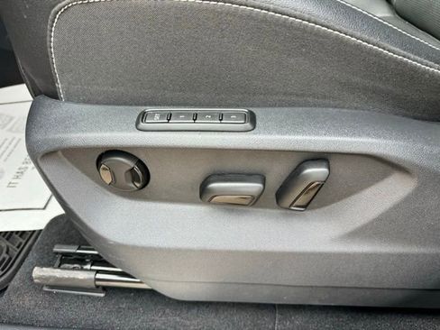 Certified 2025 Volkswagen Atlas Cross Sport SEL R-Line image 11