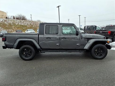 Used 2022 Jeep Gladiator Sport image 3