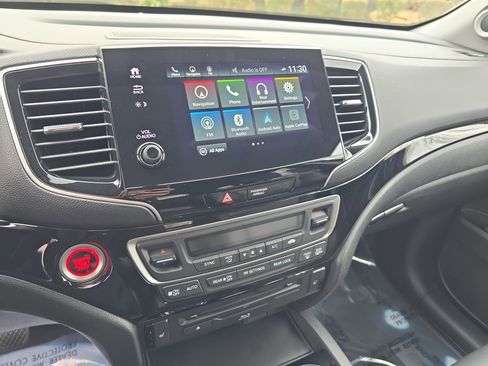 Certified 2022 Honda Pilot Touring image 21