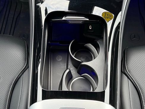 Used 2025 Mercedes-Benz GLC 350e 4MATIC image 24