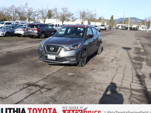 Used 2019 Nissan Kicks SR image 1