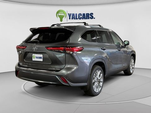 Used 2020 Toyota Highlander Limited AWD/4WD image 5