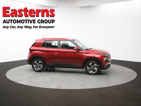 Used 2024 Hyundai Venue SEL image 46