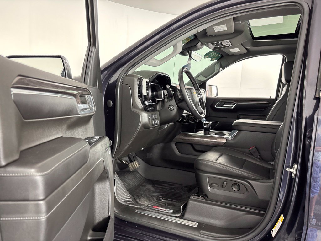 Certified 2023 Chevrolet Silverado 1500 LTZ w/ LTZ Premium Package AWD/4WD image 29
