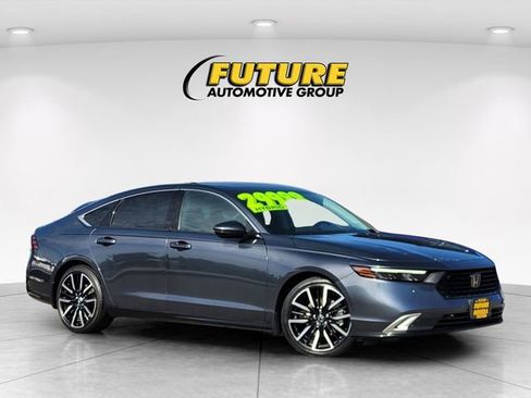 Used 2023 Honda Accord Touring image 1