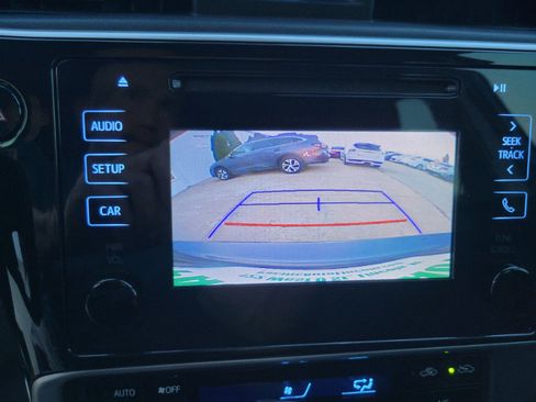 Used 2019 Toyota Corolla LE FWD image 38