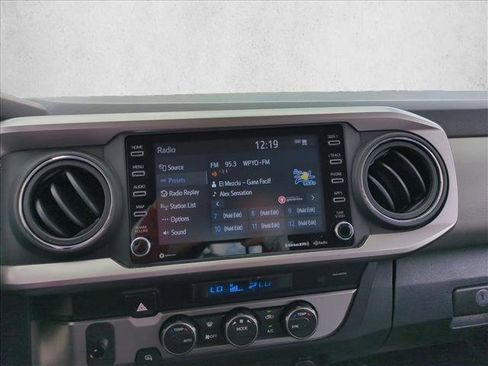 Used 2022 Toyota Tacoma SR5 RWD image 15