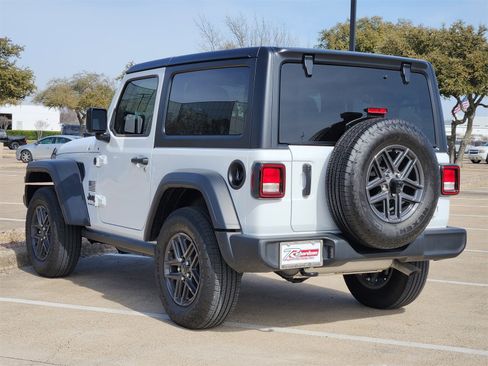 Used 2024 Jeep Wrangler Sport image 4