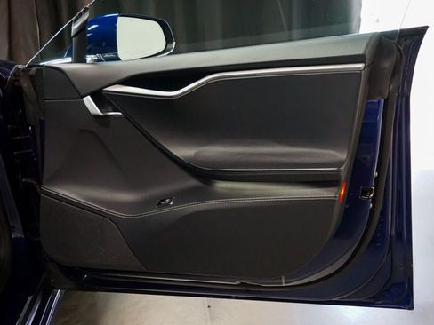 Used 2018 Tesla Model S AWD image 33