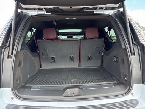 Used 2026 Cadillac Escalade ESV Luxury w/ Touring Package AWD/4WD image 38