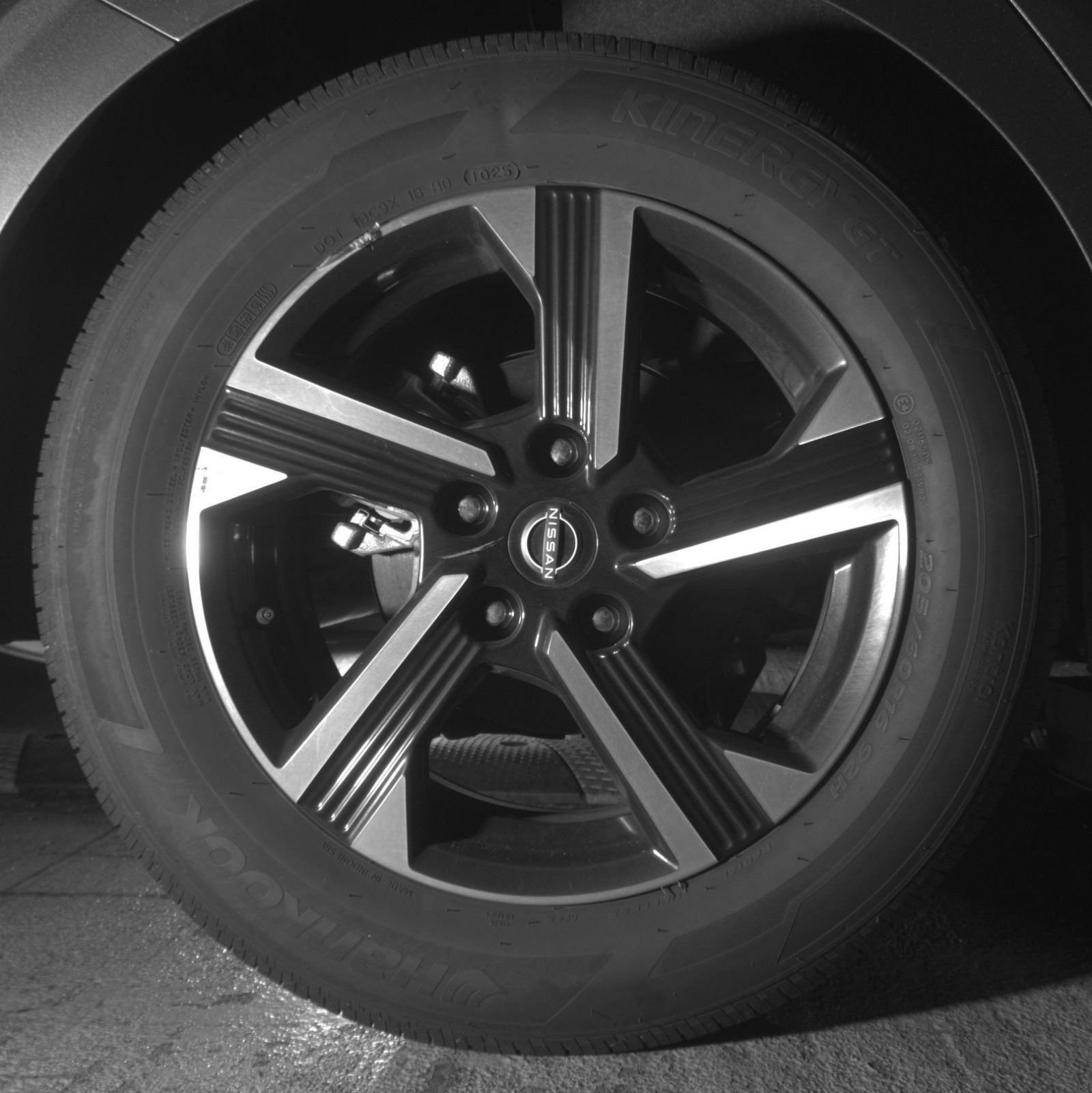 Used 2025 Nissan Sentra SV FWD image 21