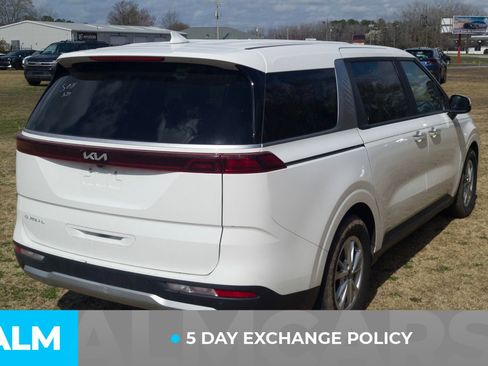 Used 2024 Kia Carnival LX image 3