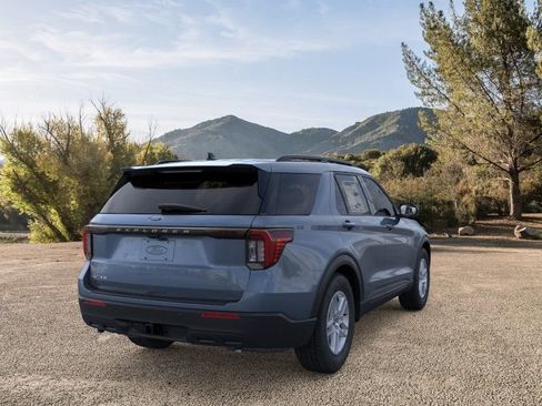 New 2026 Ford Explorer Active RWD image 8