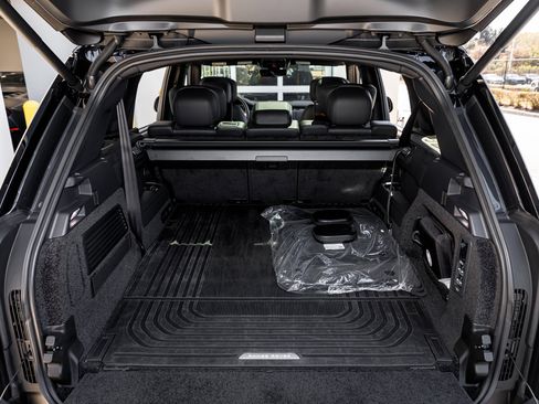 Used 2025 Land Rover Range Rover Long Wheelbase Autobiography image 41