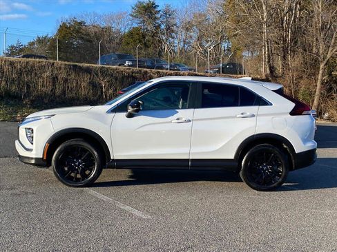Used 2024 Mitsubishi Eclipse Cross LE image 2