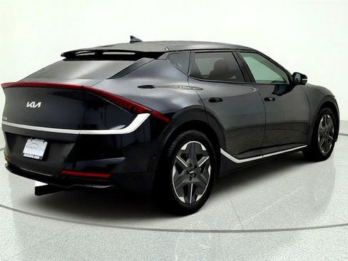 Used 2025 Kia EV6 Light w/ Light LR Technology Package RWD image 5
