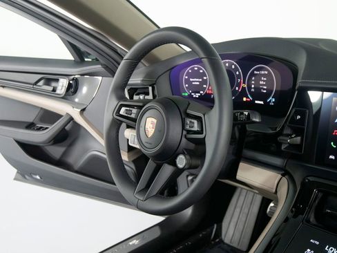 New 2026 Porsche Panamera 4 AWD/4WD image 31