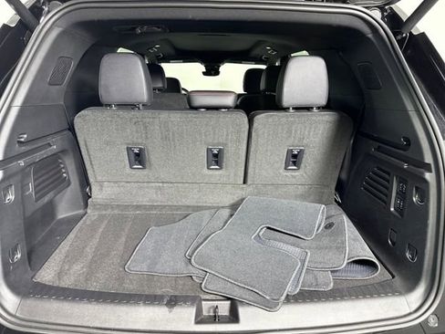 Used 2024 Chevrolet Traverse RS image 26