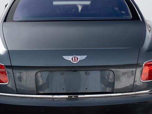 Used 2016 Bentley Flying Spur V8 image 21