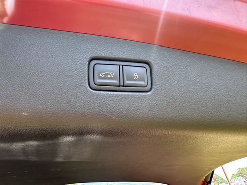 Used 2025 Genesis GV70 2.5T AWD/4WD image 9