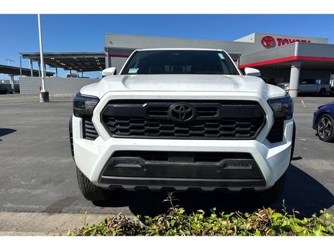 Certified 2024 Toyota Tacoma TRD Off-Road w/ TRD Off Road Upgrade Package image 5