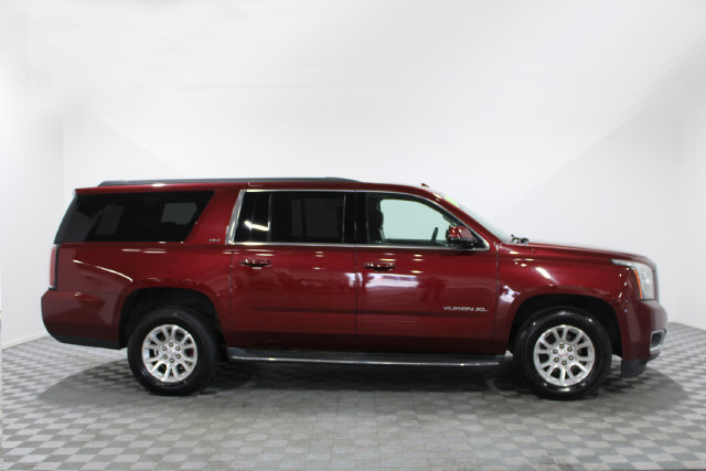 Used 2017 GMC Yukon XL SLT w/ Open Road Package AWD/4WD image 7