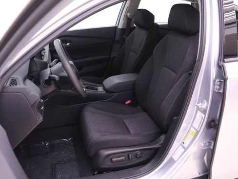 Certified 2025 Honda Accord SE image 4