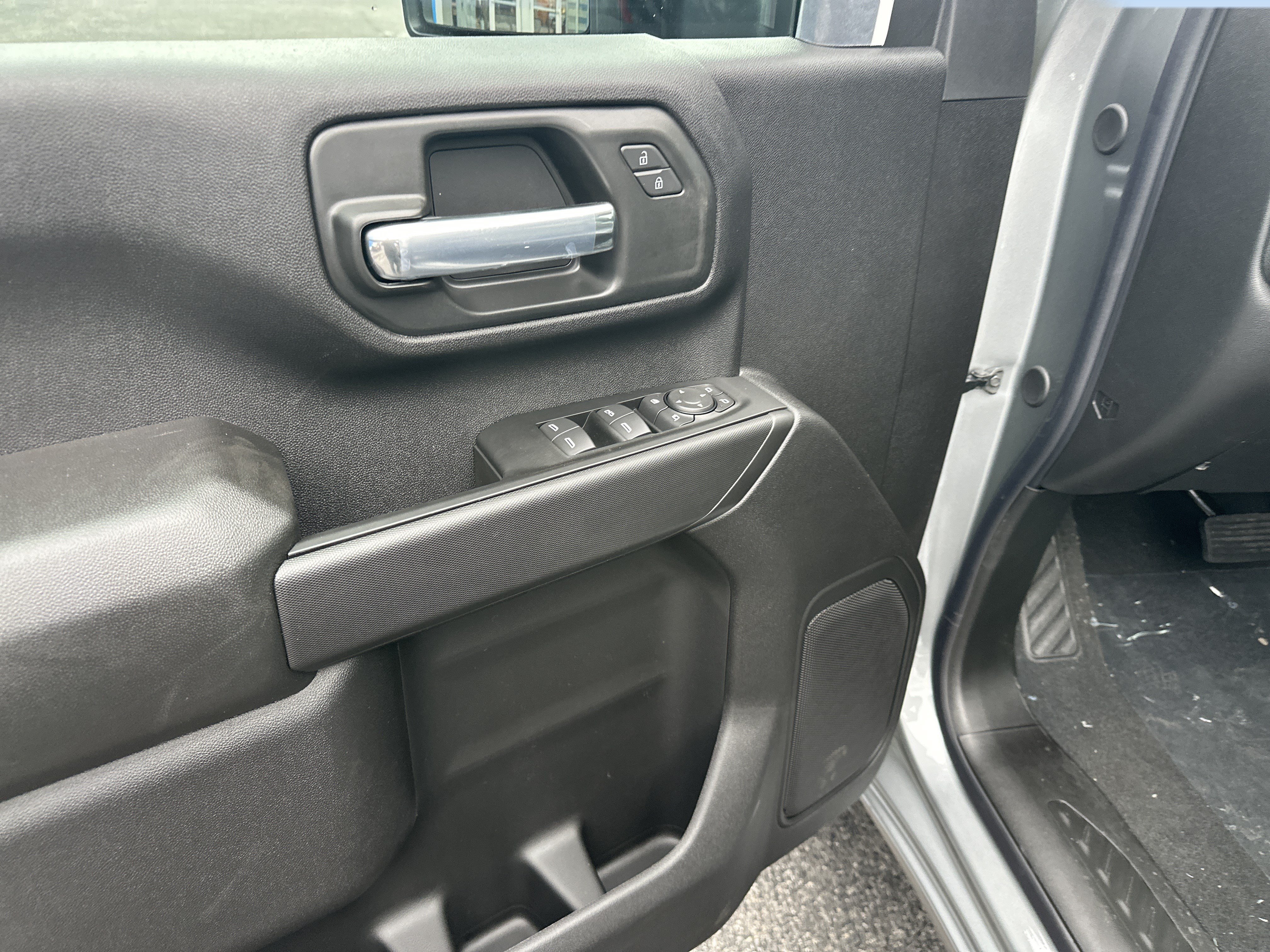 New 2026 Chevrolet Silverado 2500 Custom w/ Custom Value Package AWD/4WD image 10