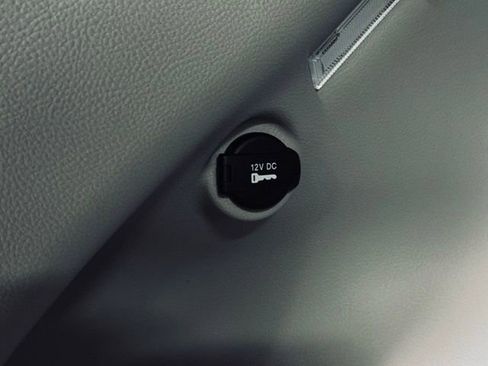 Used 2022 Jeep Compass Limited image 11