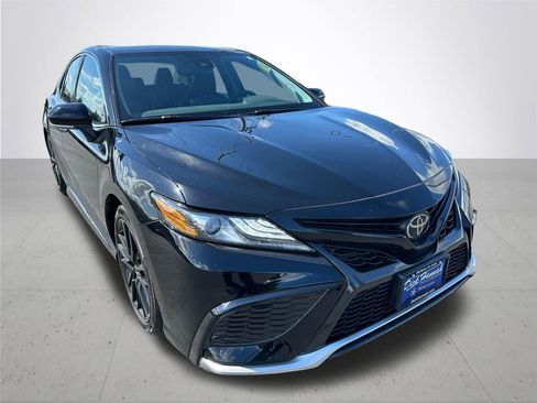 Used 2023 Toyota Camry XSE FWD image 5