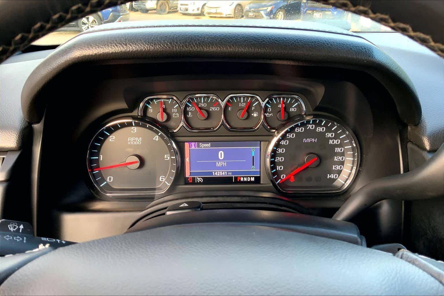 Used 2015 Chevrolet Suburban LS RWD image 25