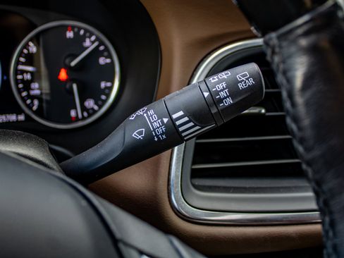 Used 2018 Buick Enclave Avenir w/ Avenir Technology Package image 35