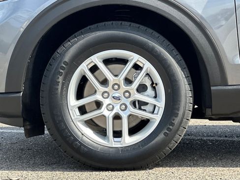 Certified 2025 Ford Explorer Active image 28