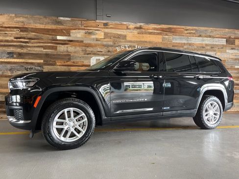 Used 2023 Jeep Grand Cherokee L Laredo AWD/4WD image 16