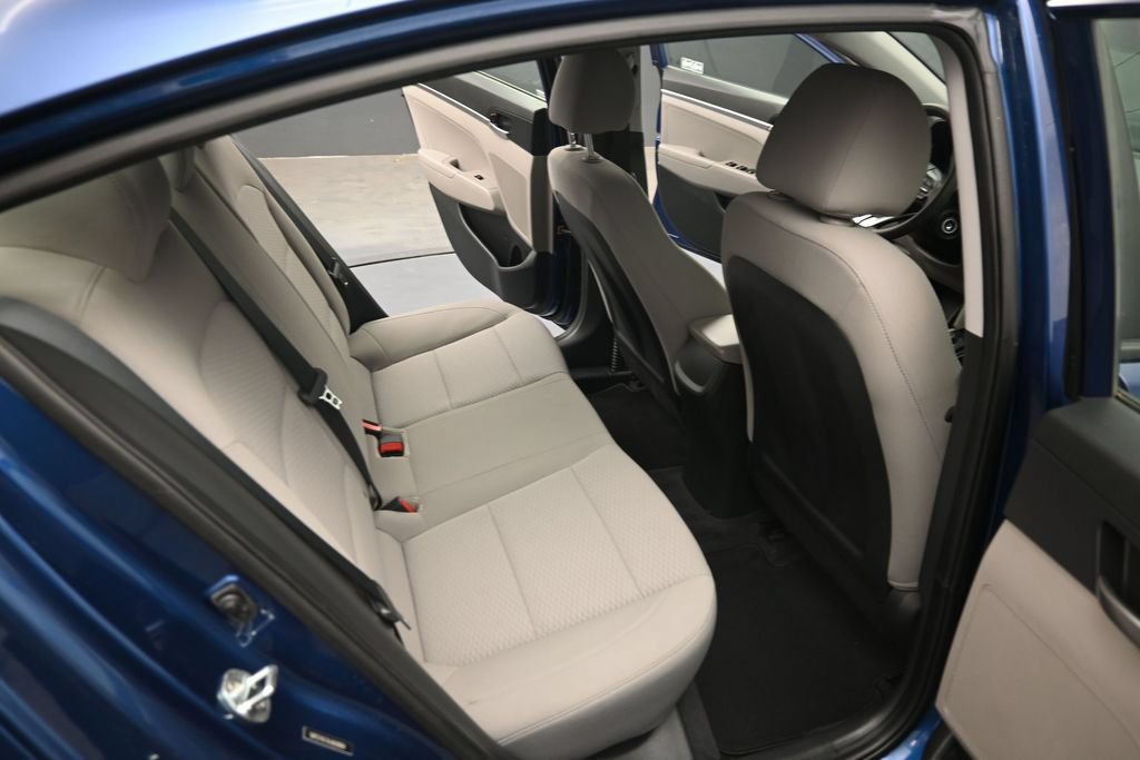 Used 2020 Hyundai Elantra SE FWD image 26